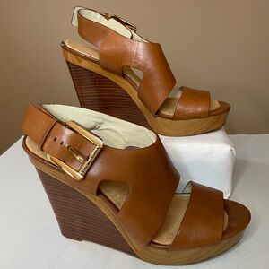 MICHAEL Kors Platform Wedge Tan Leather Sandals Size 9.5